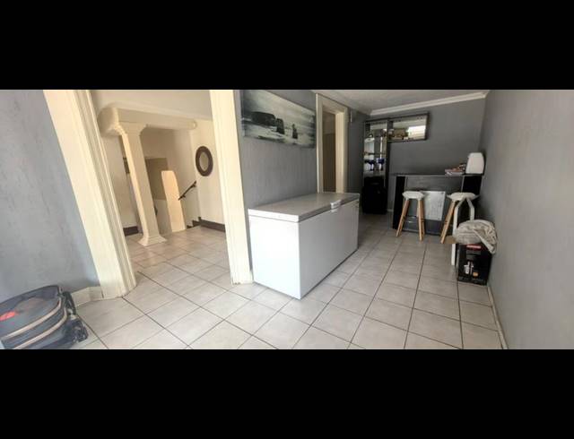 4 BEDROOM PROPERTY TO RENT IN WINCHESTER HILLS